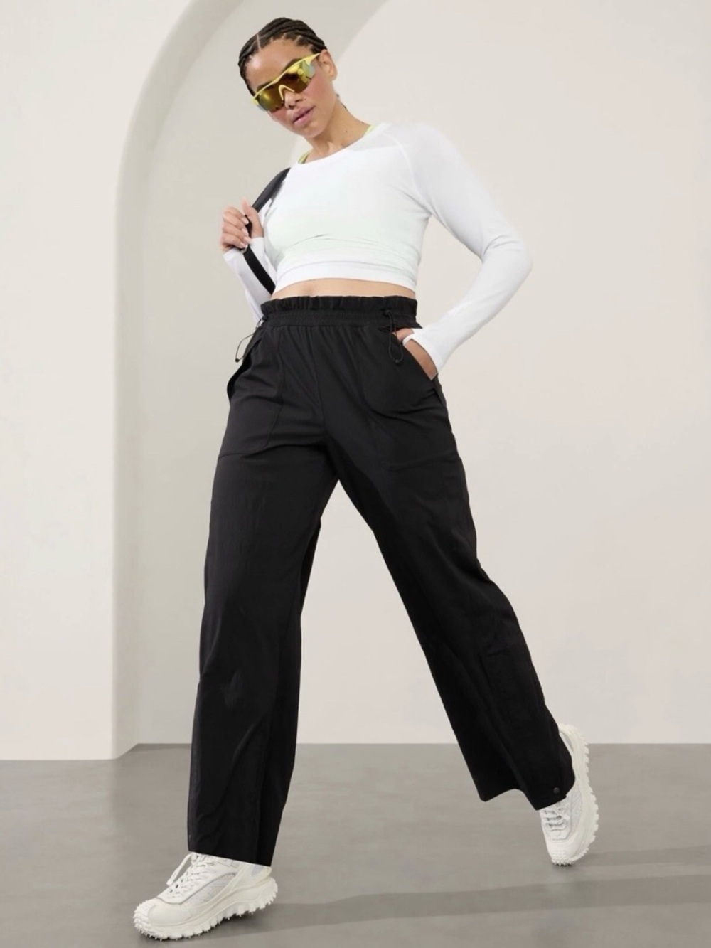 Athleta Trekkie High Rise Parachute Pant Size 10 Black #533487 - Picture 4 of 9